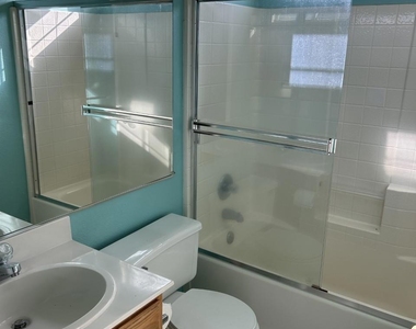 1850 Primrose Ln - Photo Thumbnail 6