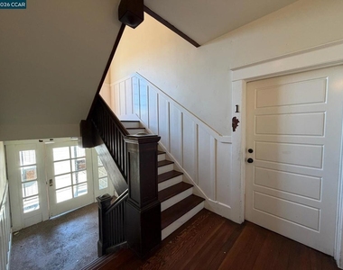 2303 Sonoma Blvd - Photo Thumbnail 3
