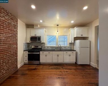 2303 Sonoma Blvd - Photo Thumbnail 1