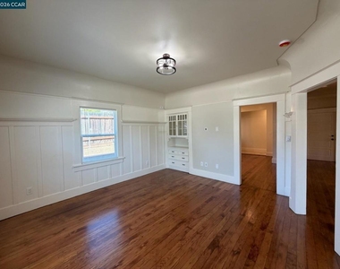 2303 Sonoma Blvd - Photo Thumbnail 9