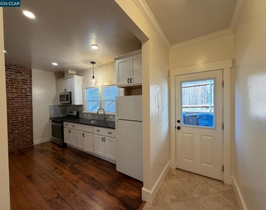 2303 Sonoma Blvd - Photo Thumbnail 7