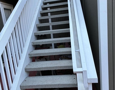 565 Lori Dr - Photo Thumbnail 2