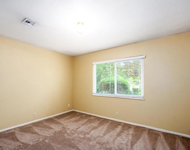 378 Verona Ave - Photo Thumbnail 14