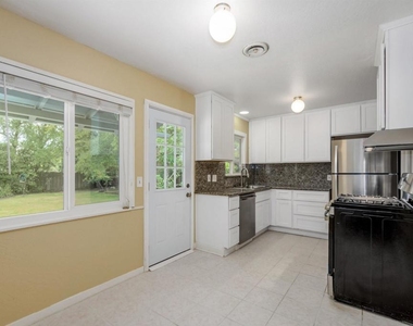 378 Verona Ave - Photo Thumbnail 2