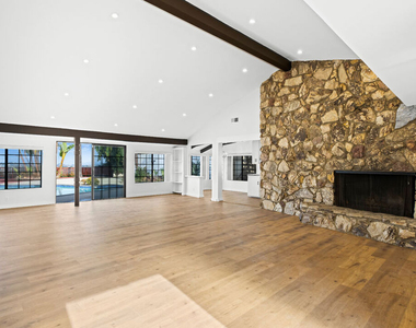 2254 Stradella Road - Photo Thumbnail 6