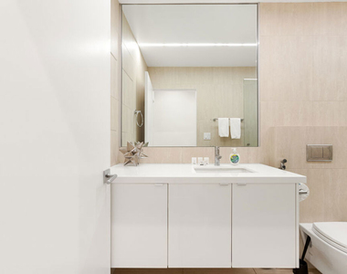 1818 Thayer Avenue - Photo Thumbnail 16