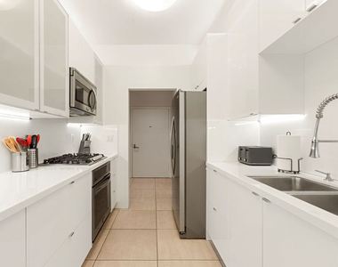 1818 Thayer Avenue - Photo Thumbnail 36