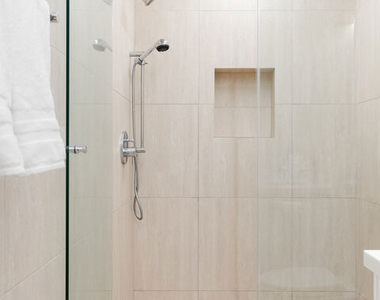 1818 Thayer Avenue - Photo Thumbnail 15