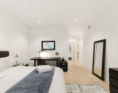 1818 Thayer Avenue - Photo Thumbnail 10
