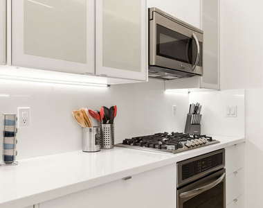 1818 Thayer Avenue - Photo Thumbnail 37