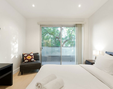1818 Thayer Avenue - Photo Thumbnail 6