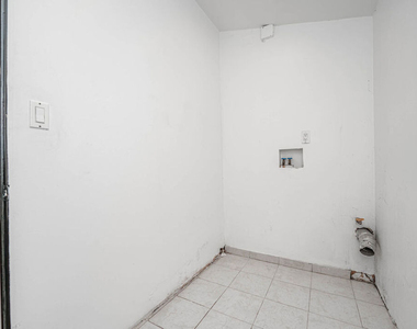 20746 Clarendon Street - Photo Thumbnail 54