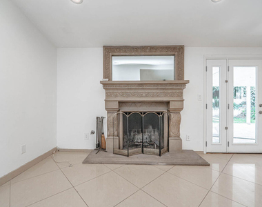 20746 Clarendon Street - Photo Thumbnail 20