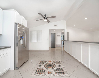 20746 Clarendon Street - Photo Thumbnail 13
