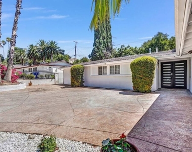 20746 Clarendon Street - Photo Thumbnail 3