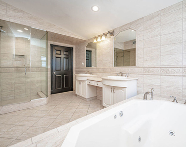 20746 Clarendon Street - Photo Thumbnail 27