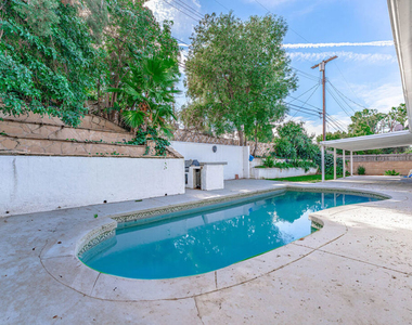 20746 Clarendon Street - Photo Thumbnail 60