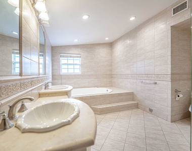 20746 Clarendon Street - Photo Thumbnail 24