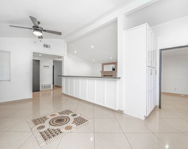 20746 Clarendon Street - Photo Thumbnail 15