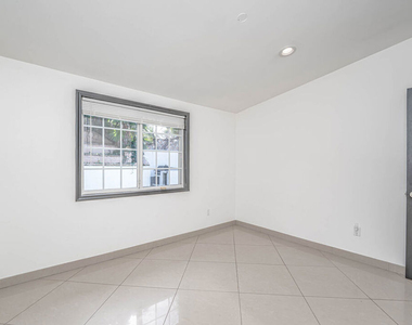 20746 Clarendon Street - Photo Thumbnail 30