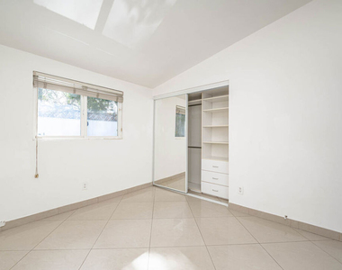 20746 Clarendon Street - Photo Thumbnail 36