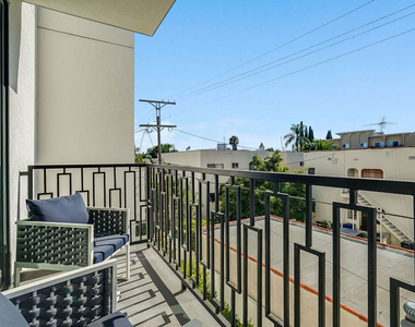 1021 S Shenandoah Street - Photo Thumbnail 13