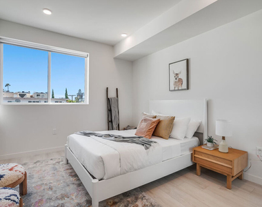 1021 S Shenandoah Street - Photo Thumbnail 9