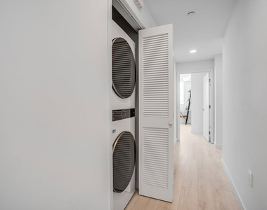 1021 S Shenandoah Street - Photo Thumbnail 14