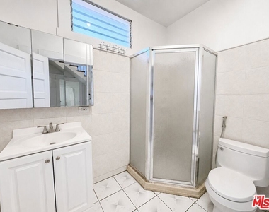 1186 W 37th Drive - Photo Thumbnail 9