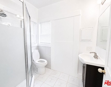1186 W 37th Drive - Photo Thumbnail 7