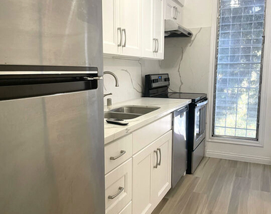 4255 W 5th Street - Photo Thumbnail 5