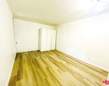 4255 W 5th Street - Photo Thumbnail 7