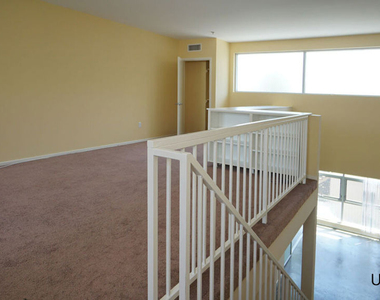 922 W 23rd Street - Photo Thumbnail 10