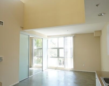 922 W 23rd Street - Photo Thumbnail 6