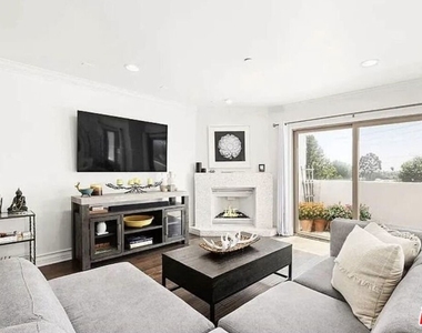 1621 Barry Avenue - Photo Thumbnail 1