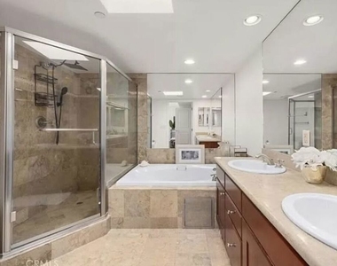 1621 Barry Avenue - Photo Thumbnail 6