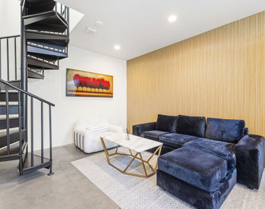 802 N Harper Avenue - Photo Thumbnail 1
