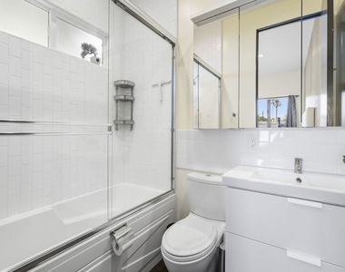 802 N Harper Avenue - Photo Thumbnail 6