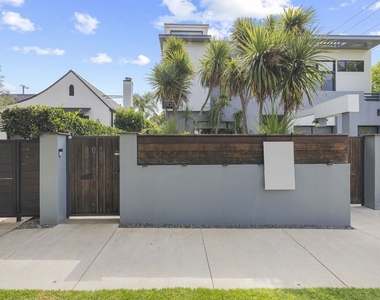 802 N Harper Avenue - Photo Thumbnail 11