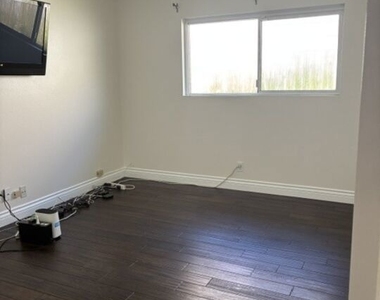6763 Radlock Avenue - Photo Thumbnail 21