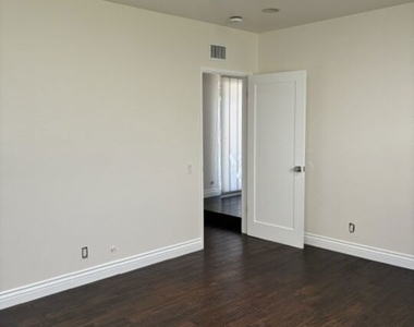 6763 Radlock Avenue - Photo Thumbnail 22