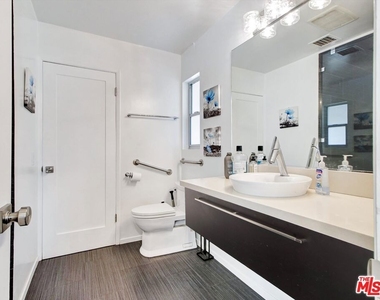 6763 Radlock Avenue - Photo Thumbnail 17