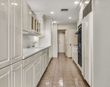 1333 S Beverly Glen Boulevard - Photo Thumbnail 4