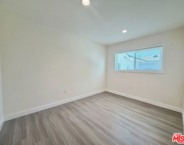 410 E Cherry Avenue - Photo Thumbnail 6
