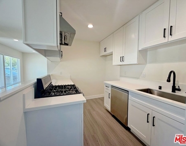 410 E Cherry Avenue - Photo Thumbnail 3