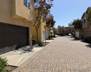 2297 Treetop Lane - Photo Thumbnail 3