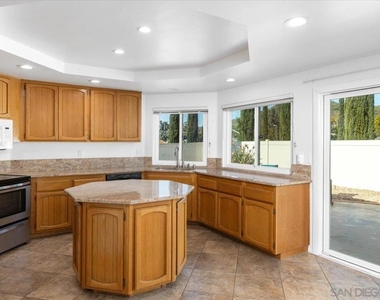 12520 Camberwell Ct - Photo Thumbnail 6