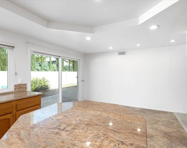 12520 Camberwell Ct - Photo Thumbnail 7