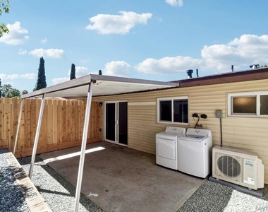 8719 Carribean Way - Photo Thumbnail 27