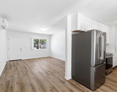 8719 Carribean Way - Photo Thumbnail 3